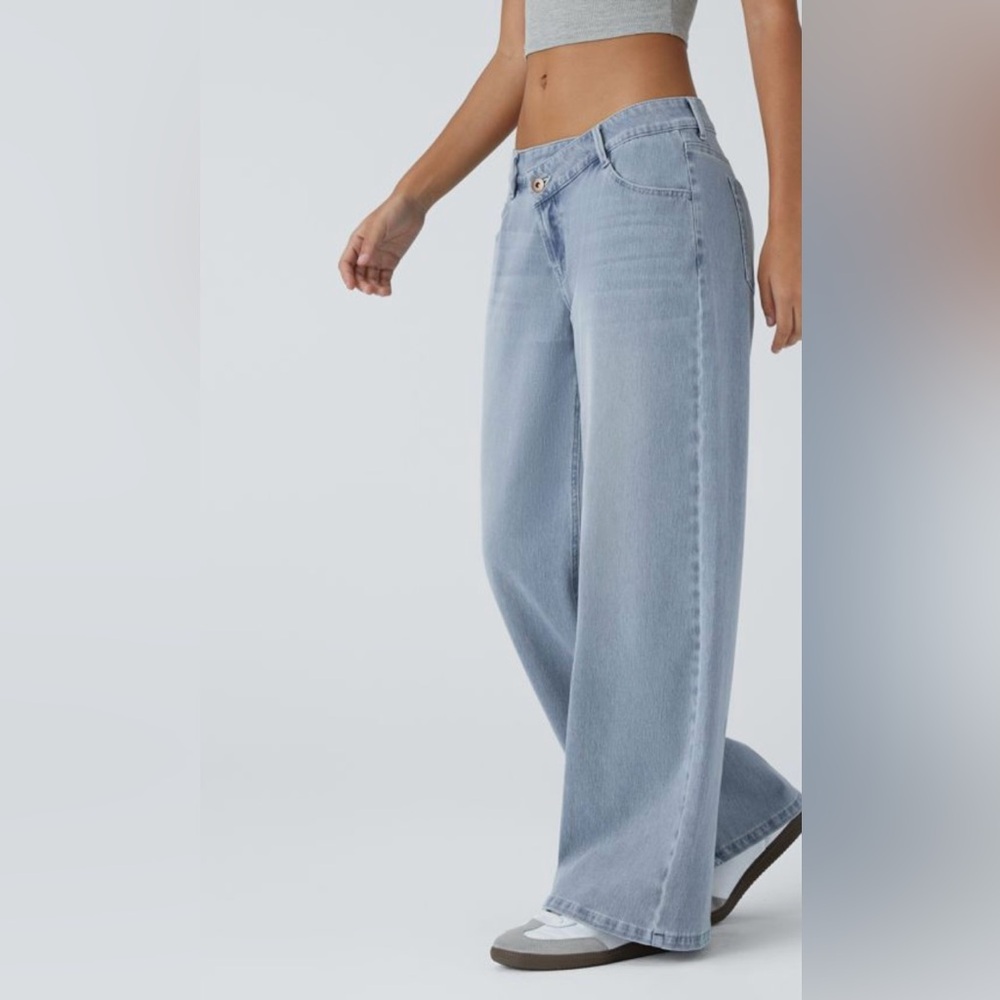 Halara Flex Asymmetric Low Rise Zipper Pockets Baggy Jeans - Picture 9 of 10